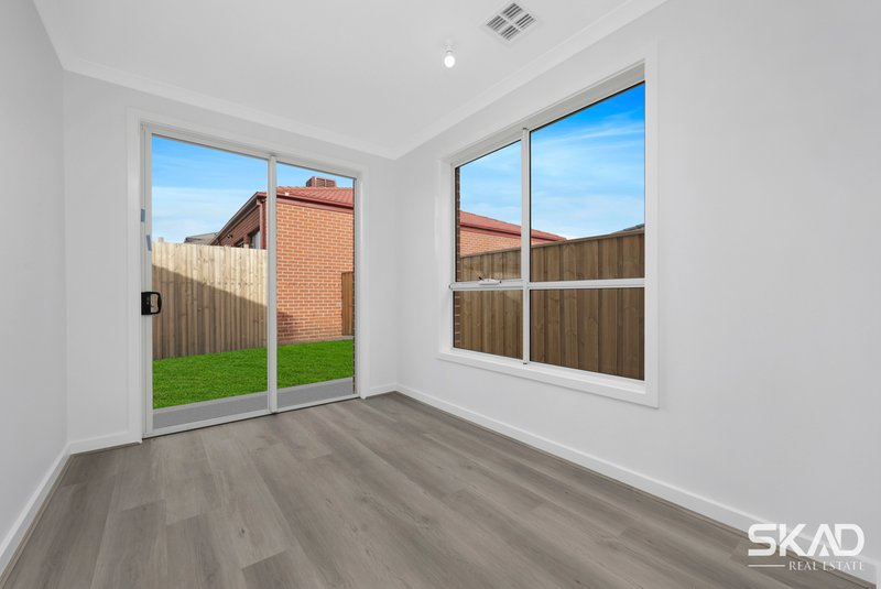 Photo - 3 Gibdon Way, Mickleham VIC 3064 - Image 10