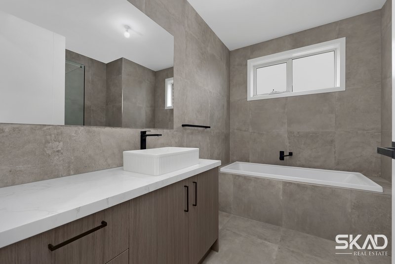 Photo - 3 Gibdon Way, Mickleham VIC 3064 - Image 13