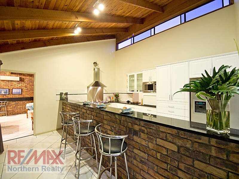 Photo - 3 Gibson Court, Cashmere QLD 4500 - Image 10