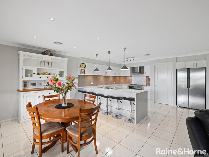 Photo - 3 Gibsone Drive, Kelso NSW 2795 - Image 5