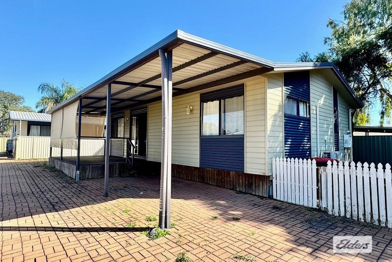 Photo - 3 Gilbert Place, Emerald QLD 4720 - Image 1