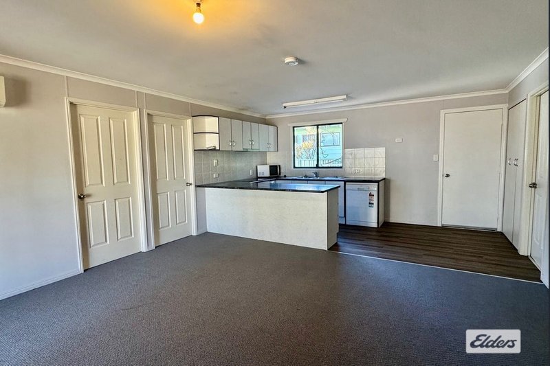 Photo - 3 Gilbert Place, Emerald QLD 4720 - Image 3