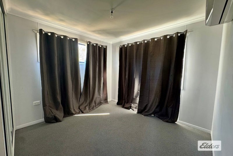 Photo - 3 Gilbert Place, Emerald QLD 4720 - Image 7