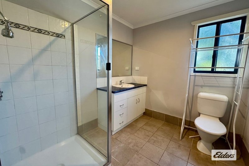 Photo - 3 Gilbert Place, Emerald QLD 4720 - Image 8
