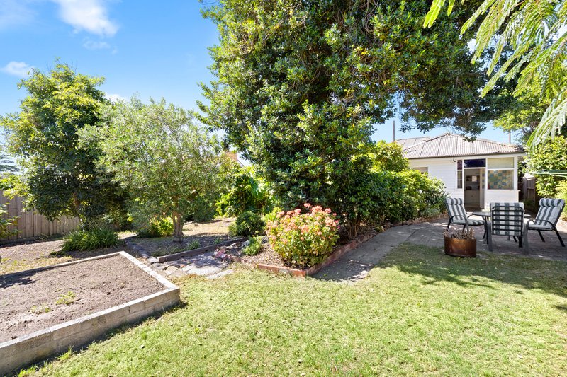 Photo - 3 Gilford Grove, Cheltenham VIC 3192 - Image 4