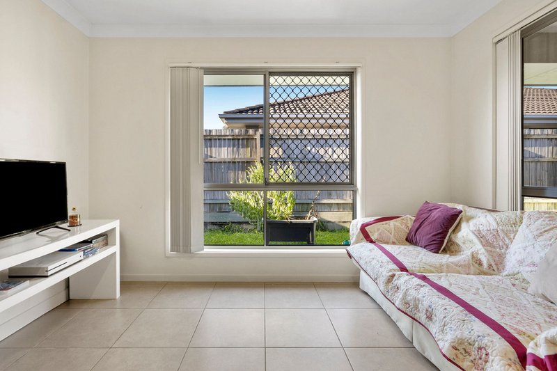 Photo - 3 Gillies Court, North Lakes QLD 4509 - Image 5