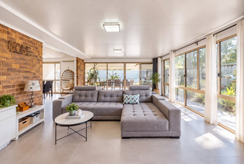 Photo - 3 Gingko Crescent, Regents Park QLD 4118 - Image 9