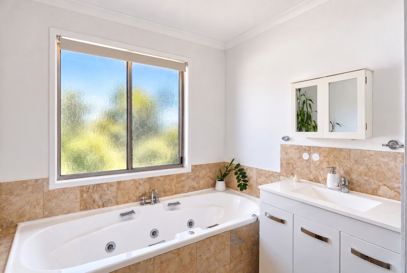 Photo - 3 Gingko Crescent, Regents Park QLD 4118 - Image 19