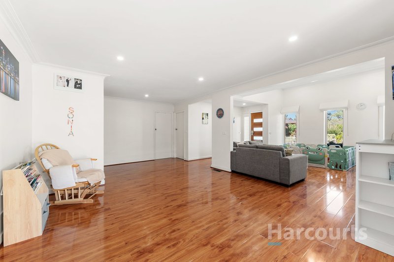 Photo - 3 Giselle Avenue, Wantirna South VIC 3152 - Image 5