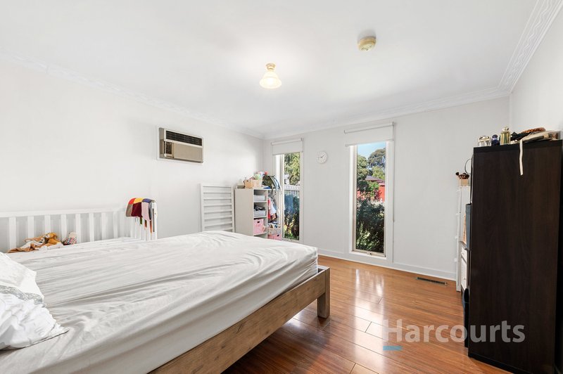 Photo - 3 Giselle Avenue, Wantirna South VIC 3152 - Image 6