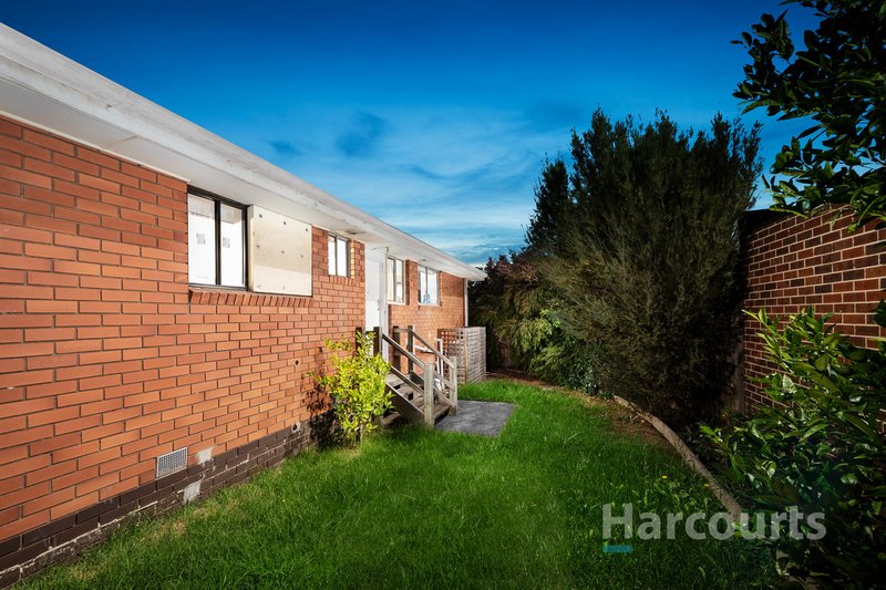 Photo - 3 Giselle Avenue, Wantirna South VIC 3152 - Image 10