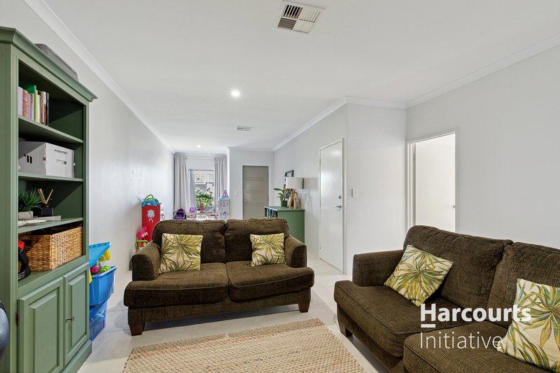 Photo - 3 Gladalan Way, Piara Waters WA 6112 - Image 3