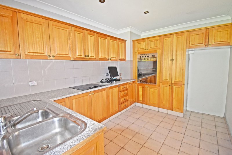 Photo - 3 Glenbrook Crescent, Georges Hall NSW 2198 - Image 4