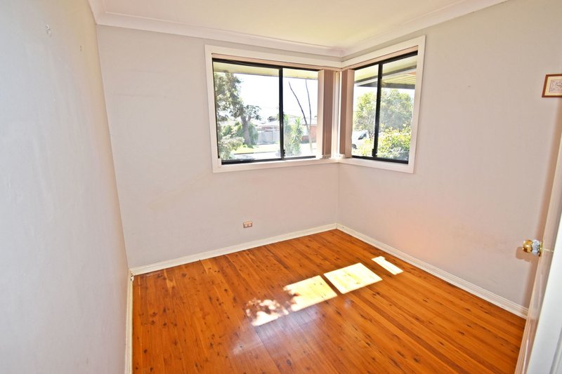 Photo - 3 Glenbrook Crescent, Georges Hall NSW 2198 - Image 6