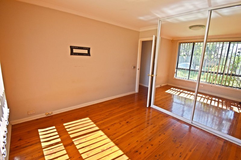 Photo - 3 Glenbrook Crescent, Georges Hall NSW 2198 - Image 7