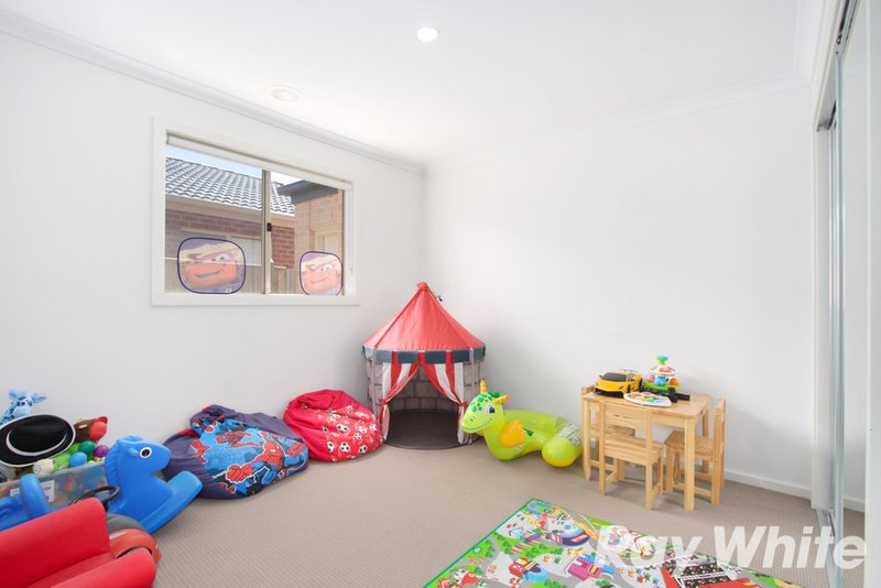 Photo - 3 Glenelg Street, Clyde North VIC 3978 - Image 6