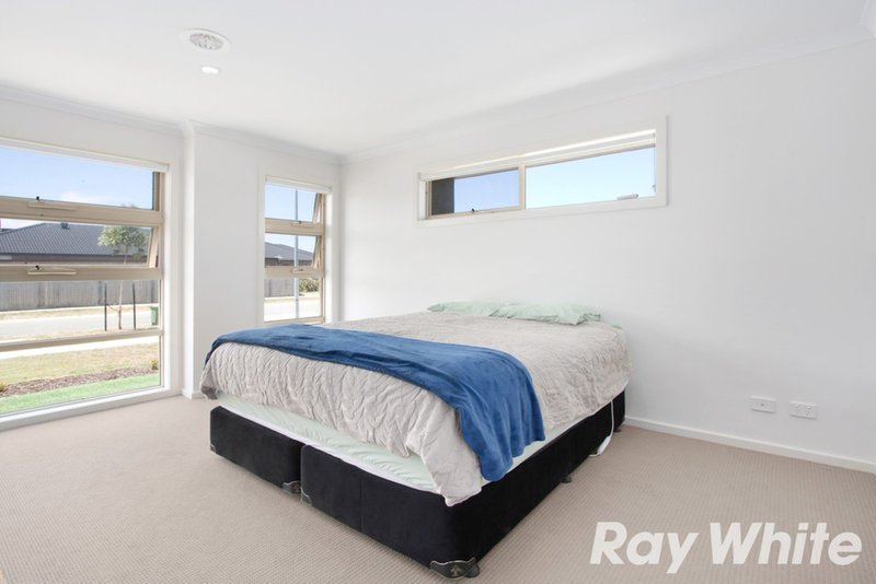 Photo - 3 Glenelg Street, Clyde North VIC 3978 - Image 7