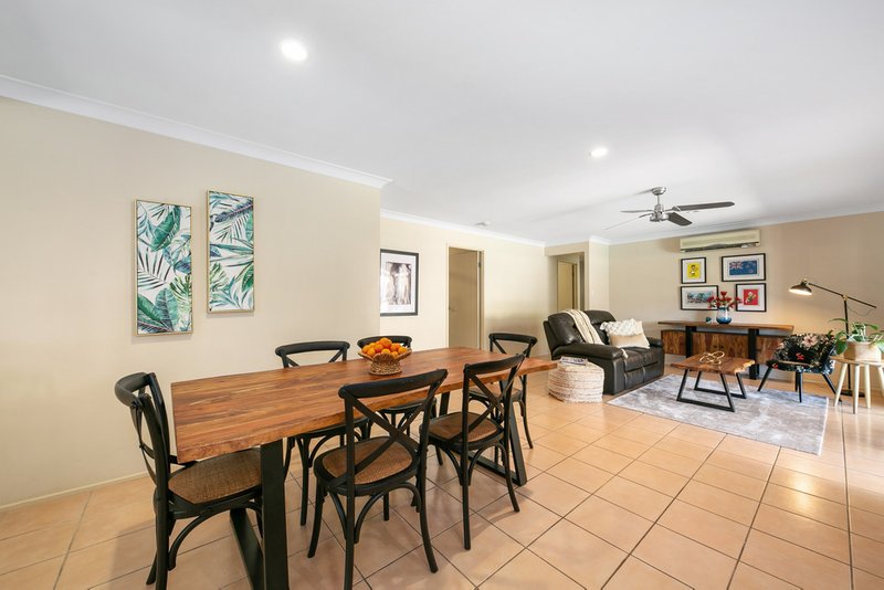 Photo - 3 Glenkyree Close, Upper Kedron QLD 4055 - Image 4