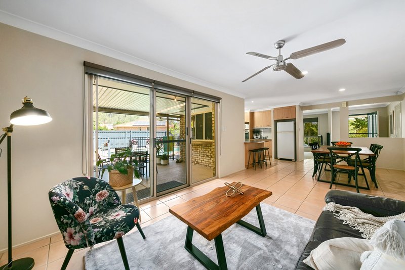 Photo - 3 Glenkyree Close, Upper Kedron QLD 4055 - Image 13