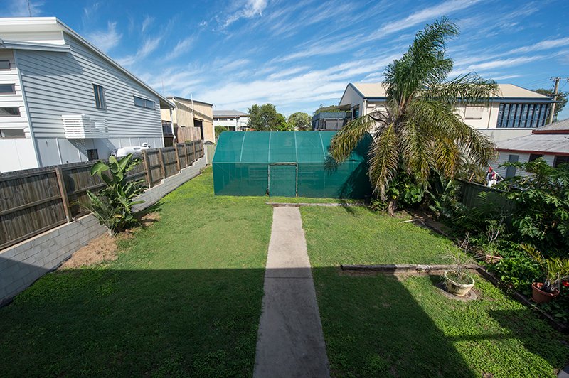 Photo - 3 Glenlyon Street, Gladstone Central QLD 4680 - Image 21