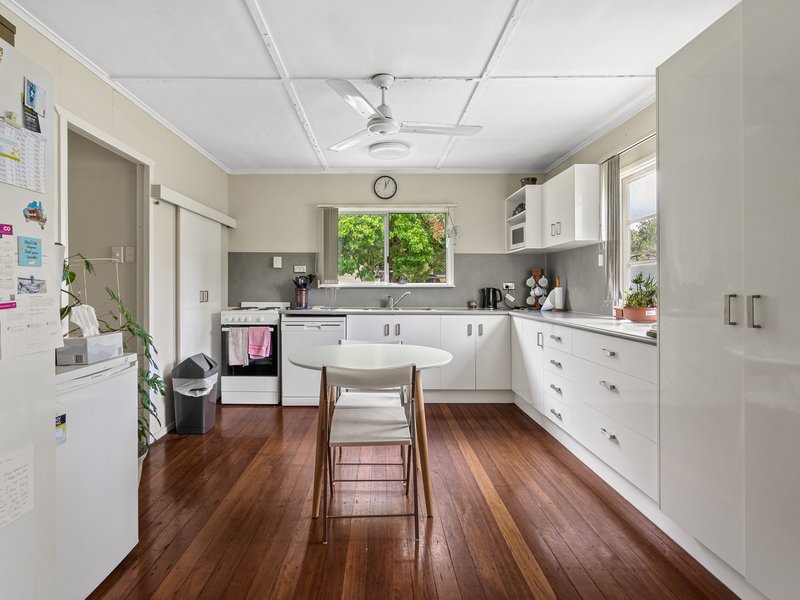 Photo - 3 Gloucester Street, Woodford QLD 4514 - Image 4