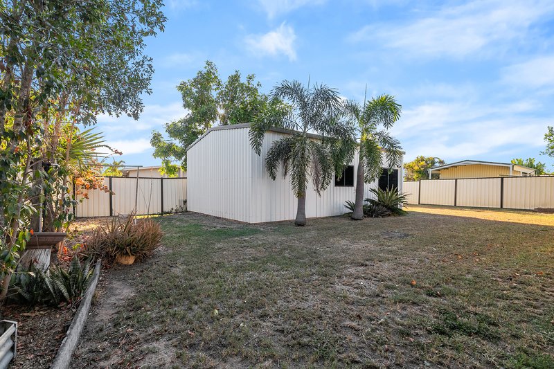 Photo - 3 Glovar Street, Emerald QLD 4720 - Image 16