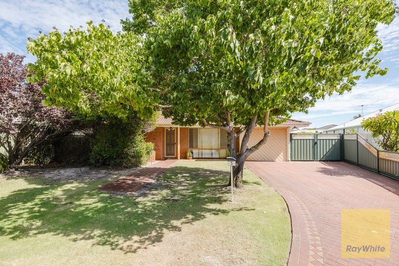 Photo - 3 Goldfinch Grove, Ballajura WA 6066 - Image 1