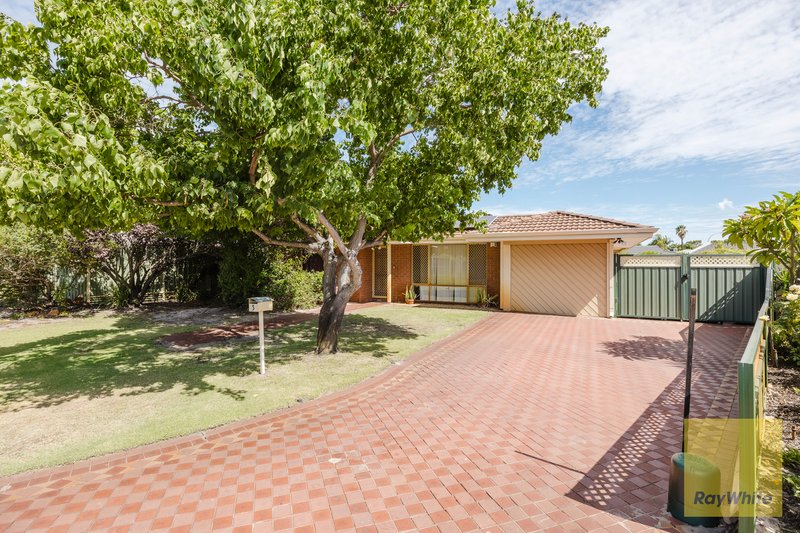 Photo - 3 Goldfinch Grove, Ballajura WA 6066 - Image 2