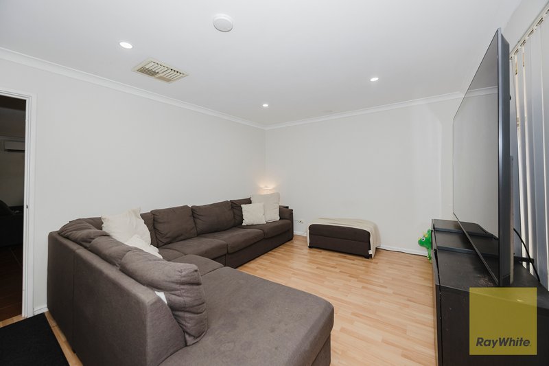 Photo - 3 Goldfinch Grove, Ballajura WA 6066 - Image 4