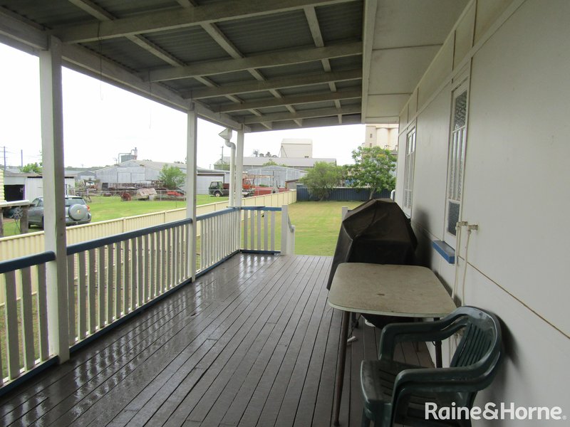 Photo - 3 Gooyong Street, Kingaroy QLD 4610 - Image 12