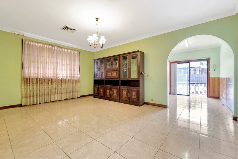 Photo - 3 Gove Ave , Green Valley NSW 2168 - Image 3