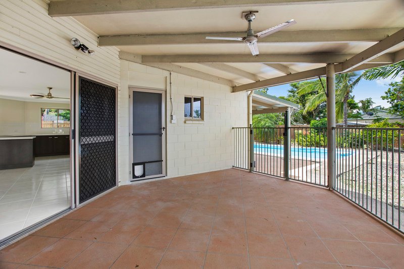 Photo - 3 Grace Avenue, Cannonvale QLD 4802 - Image 13