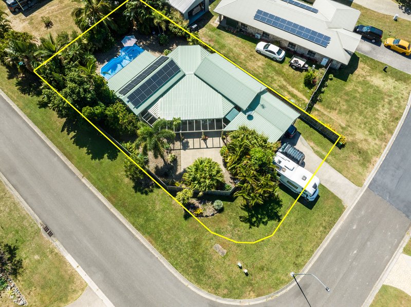 Photo - 3 Grace Avenue, Cannonvale QLD 4802 - Image 2