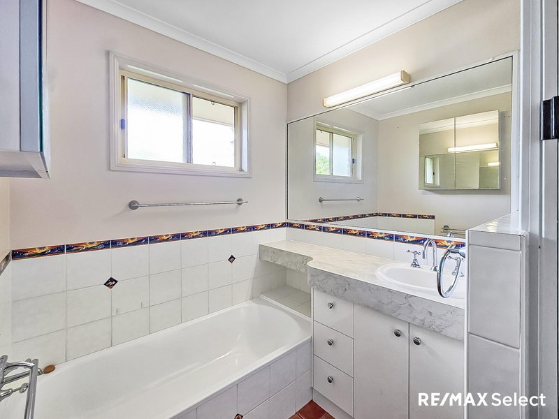 Photo - 3 Grace Crescent, Slade Point QLD 4740 - Image 7