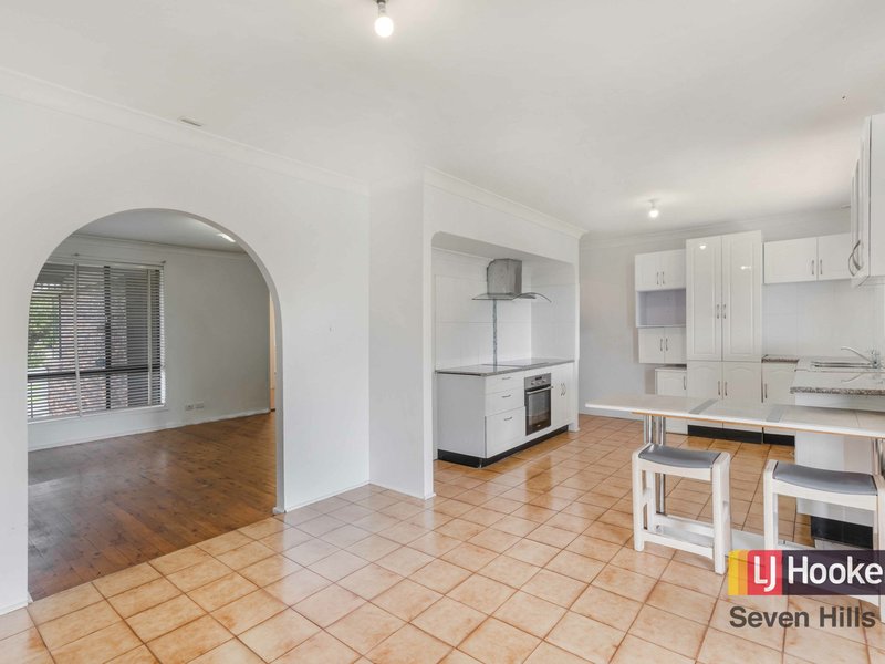 Photo - 3 Grady Gardens, Smithfield NSW 2164 - Image 4