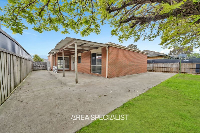 Photo - 3 Greenmantle Close, Cranbourne West VIC 3977 - Image 8