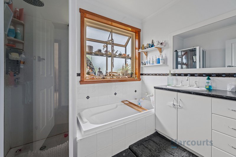 Photo - 3 Greenway Avenue, Devonport TAS 7310 - Image 9