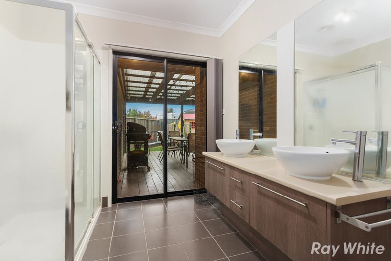 Photo - 3 Greenway Drive, Pakenham VIC 3810 - Image 5