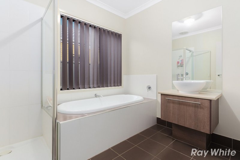 Photo - 3 Greenway Drive, Pakenham VIC 3810 - Image 14