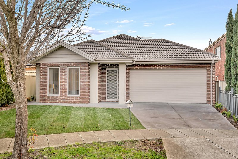 Photo - 3 Greystone Place, Craigieburn VIC 3064 - Image 4