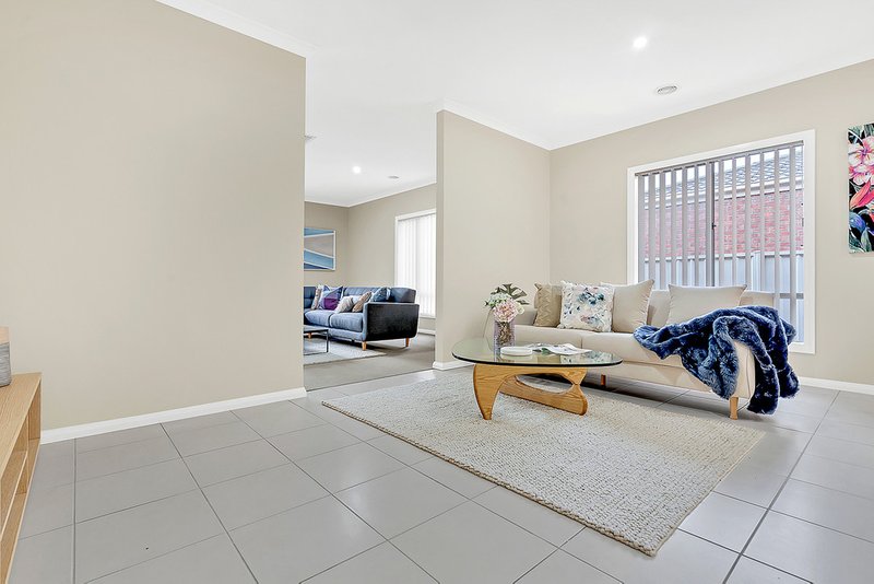 Photo - 3 Greystone Place, Craigieburn VIC 3064 - Image 15