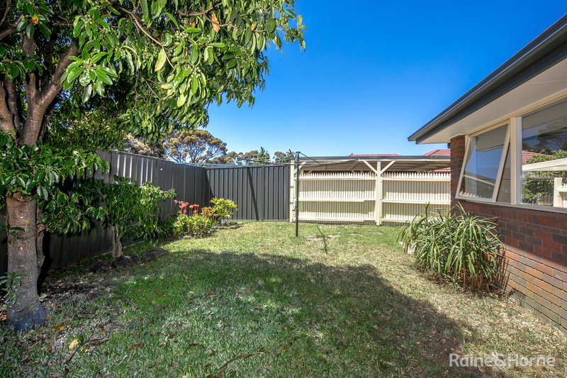 Photo - 3 Gullane Drive, Sunbury VIC 3429 - Image 11