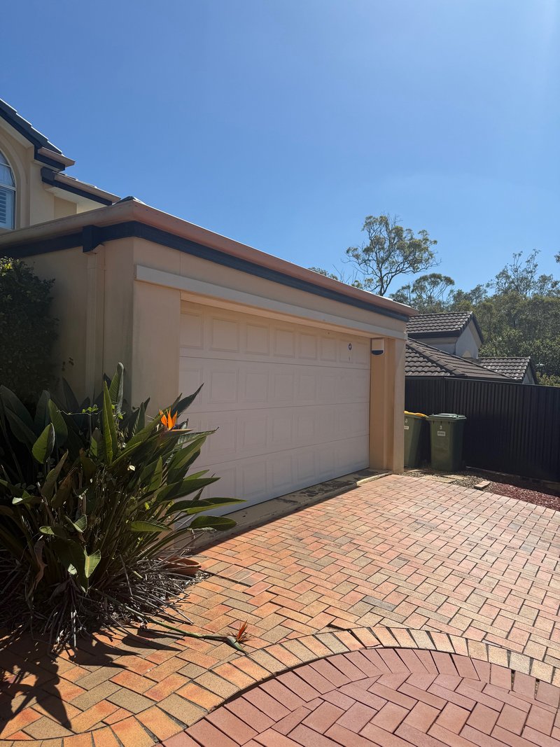 Photo - 3 Gumview Place, Molendinar QLD 4214 - Image 6