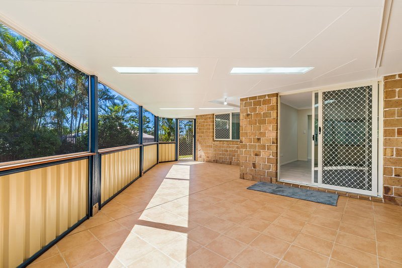 Photo - 3 Gunsynd Drive, Dakabin QLD 4503 - Image 5