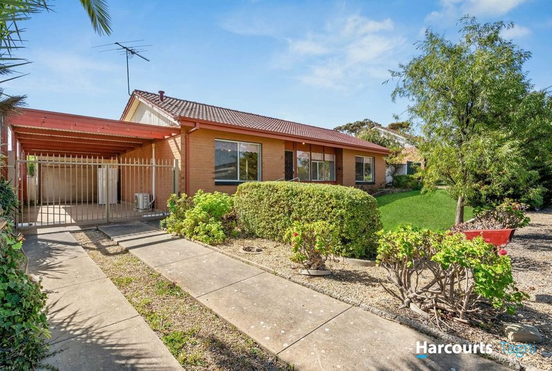 Photo - 3 Gympie Street, O'Sullivan Beach SA 5166 - Image 2