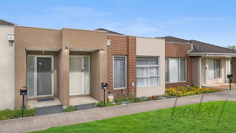 Photo - 3 Hadley Lane, Craigieburn VIC 3064 - Image 2