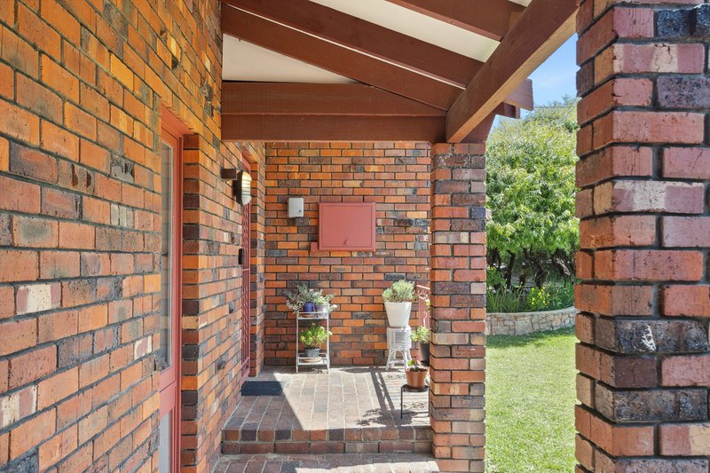 Photo - 3 Hakea Place, Sorrento WA 6020 - Image 2