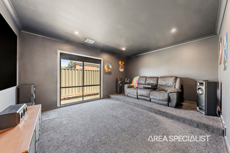 Photo - 3 Hakuba Way, Pakenham VIC 3810 - Image 4