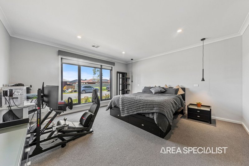 Photo - 3 Hakuba Way, Pakenham VIC 3810 - Image 6