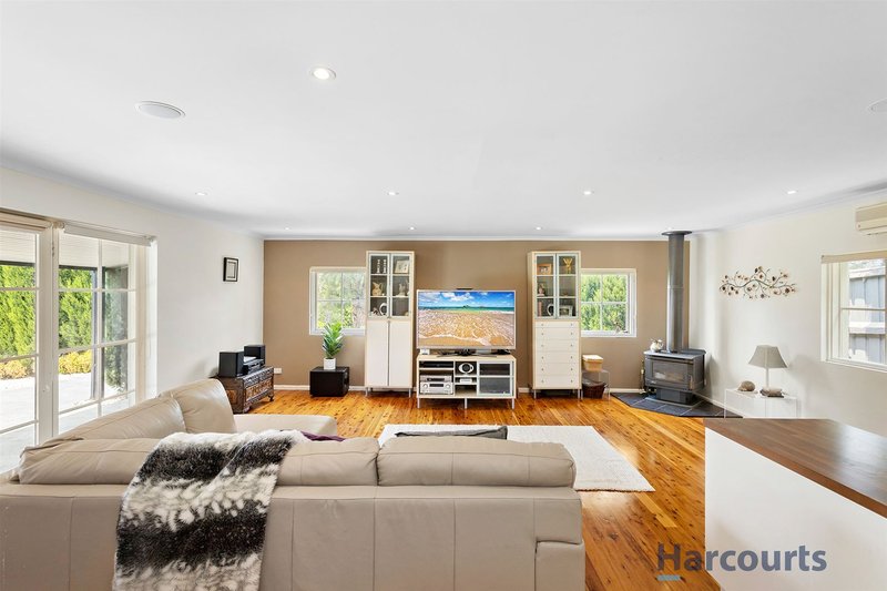 Photo - 3 Halcyon Drive, Wheelers Hill VIC 3150 - Image 2